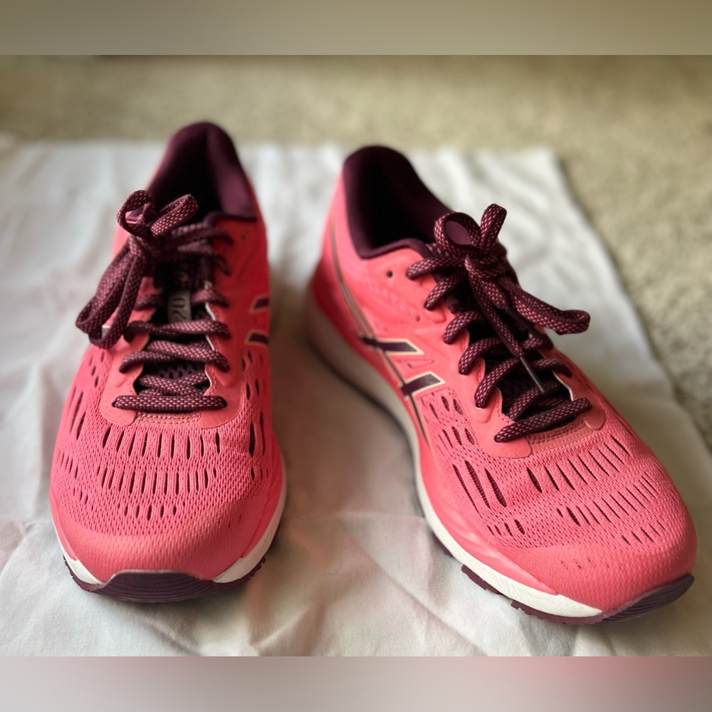 Adidas Gel- Cumulus 20 Running Shoes 9.5 Women’s - Like New